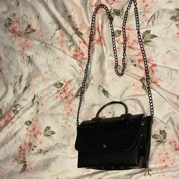 Elegant Black Handbag - Picture 3 of 4